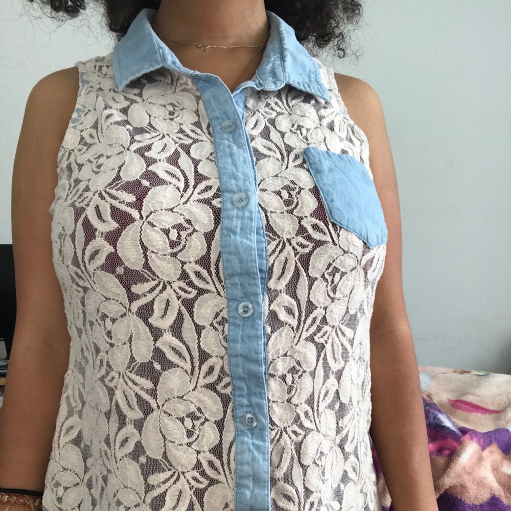 Collared button up sheer sleeveless blouse